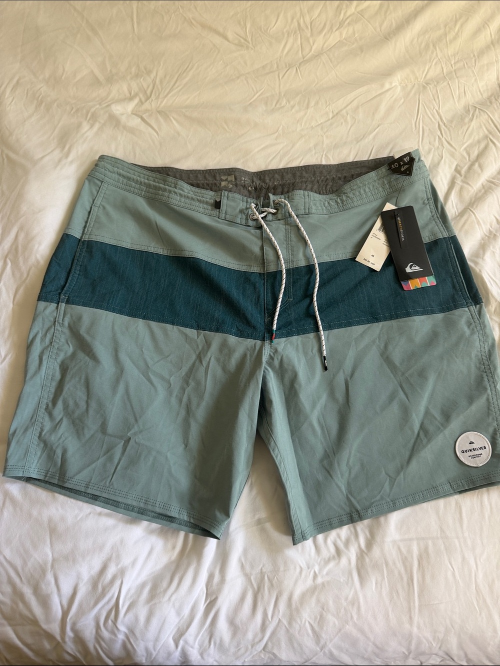 Quiksilver Men's Light Teal and Dark Teal Two-Tone Board Shorts
